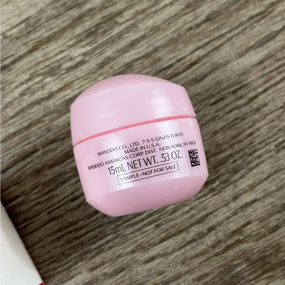 Shiseido White Lucent Brightening Gel Cream New - Picture 3 of 7